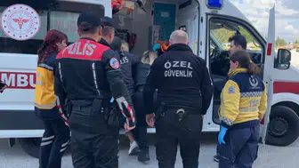 Burdur'da Araçların Önüne Atlayan Alkollü Kadın Trafiği Birbirine Kattı!