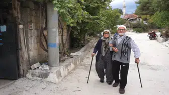 Burdur'da Yarım Asrı Aşan Aşk: Tam 72 Yılı Geride Bıraktılar
