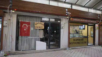 Hatay'da Terzi Dükkanının Duvarını Delip Kuyumcuyu Soymaya Çalıştılar!
