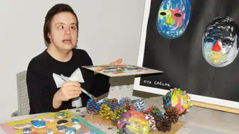 Antalya'da Fırçasıyla Engelleri Yıktı: Oya Çağlak'tan İlk Sergi