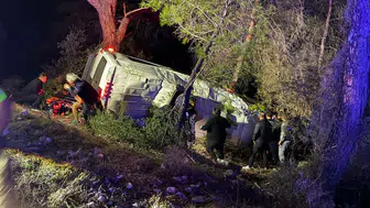Antalya’da Dağcıları Taşıyan Minibüs Devrildi!