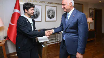 Akseki'de Çadırdan Hacettepe Tıp'a: Bakan Ersoy'dan Tebrik