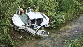Hatay'da Can Pazarı: Otomobil Dereye Uçtu, 3 Kişi Hastaneye Kaldırıldı