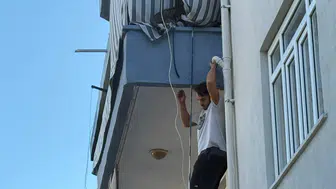 Biri Evi Ateşe Verdi, Diğeri Canını Hiçe Saydı! Alevlerin Arasından Kedi Operasyonu