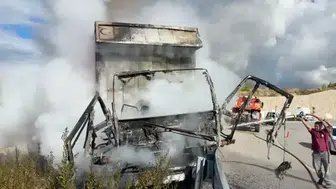 Manavgat'ta Freni Boşalan Alev Topu Minibüse Çarpmasın Diye Kendini Yola Fırlattı
