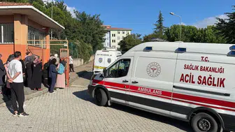 Başakşehir'deki Ortaokulda Bıçaklı Saldırı: 5 Öğrenci Yaralandı