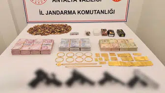 Jandarmadan Kepez'de Silah ve Uyuşturucu Operasyonu: 3 Şüpheli Gözaltında
