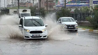 Sarı Kodlu Uyarı Alan Adana'da Sağanak Hayatı Felç Etti