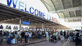 DHMİ Yaz Bilançosunu Açıkladı! Antalya Havalimanı Yolcu Sayısında Ege'yi Solladı