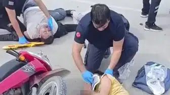 Hatay'da Tır ile Motosiklet Çarpıştı: 3 Genç Yaralandı