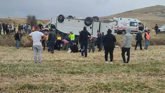 Afyonkarahisar'da Midibüs Şarampole Devrildi! 25 Yaralı