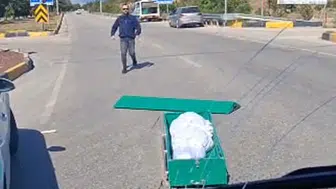 Isparta'da Akılalmaz Olay! Hareket Halindeki Cenaze Aracından Tabut Düştü