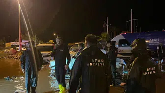 Antalya Valiliği'nden Şiddetli Yağış Açıklaması: Mahsur Kalanlar Tahliye Edildi, Yol Trafiğe Açıldı
