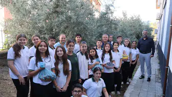 Adana'da Minik Ellerle Dikilen Fidanlar 8 Yıl Sonra Meyve Verdi!