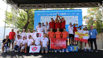 Alanya'da Triatlon Şöleni Sona Erdi! 35. Uluslararası Triatlon'da Şampiyonlar Belli Oldu
