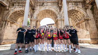 Muratpaşa’nın Sultanları Set Vermeden Zirveye Yürüyor