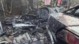 Hatay'da Oto Galeride Yangın: Alevlerin Sıçradığı 3 Araç Zarar Gördü