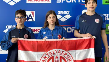 Antalyasporlu Genç Kulaçlar Edirne'de Destan Yazdı: Milli Takım Yolunda Dev Adım!