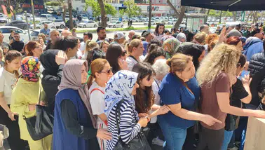 Adana’da "100 TL" Çılgınlığı: İndirim Değil, Sanki Can Pazarı!