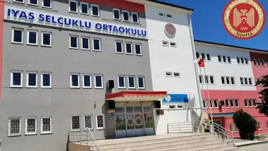 Yürek Yakan Veda: Isparta'da Ortaokul Öğrencisi 23 Nisan'da Defnedildi