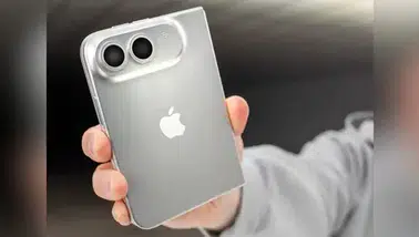 Teknoloji Dünyası Ayakta: Katlanabilir iPhone’un İlk Canlı Maketi Sızdı!