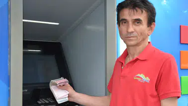 Serik’te ATM’de Binlerce Lira Bulan Vatandaşın Hareketi Takdir Topladı