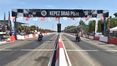 Kepez’de Motodrag Heyecanı: Yeni Pistte Kupalar İçin Kıyasıya Mücadele