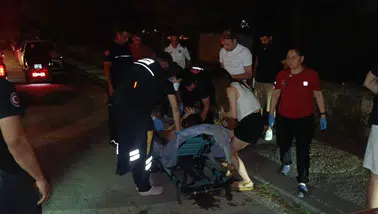 Manavgat'ta Çürüyen Mazgala Ayağı Sıkışan Kadın Hastanelik Oldu