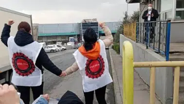 Kadın Depo İşçisinden Ağır Mektup: Bedenini Pazarlamak
