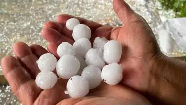 Erdemli'nin Yüksek Yaylalarında Tarım Alanları Beyaza Büründü!