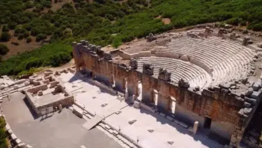 Kibyra Antik Kenti'nde 1950 Yıllık Keşif: Hadrianus Heykeli Ayağa Kaldırıldı