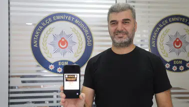 Depremzedenin Yola Düşürdüğü 500 Bin TL'lik Altınlar Bulundu