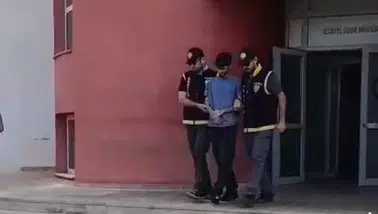 Adana'da 30 Yıl Hapis Cezası Olan Bıçaklı Saldırgan Yakalandı