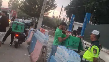 Aksu'daki Yangında Motokuryeler Alevlerle Mücadele Eden Ekiplere Lojistik Destek Sağladı