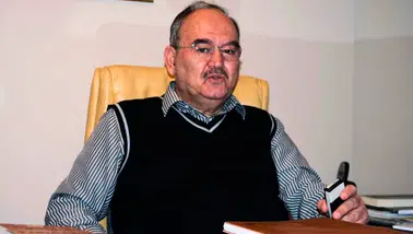 Eski İzmir Büyükşehir Belediye Başkanı Burhan Özfatura Vefat Etti