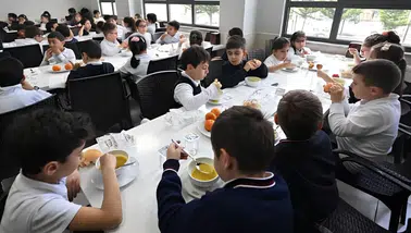 Antalya Okul Yemeği Koalisyonu'ndan MEB'e Çağrı: "Okul Yemeği Lütuf Değildir!"