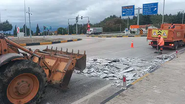 Burdur’da Yola Granit Döküldü: Sürücüye Para Cezası