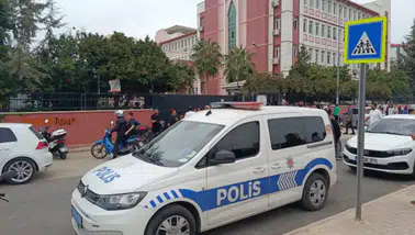 Adana'da Ortaokulda Bıçaklı Kavga: Bir Öğrenci Yaralandı