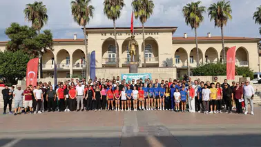 Mersin'de Amatör Spor Haftası Çelenk Sunma Töreniyle Başladı