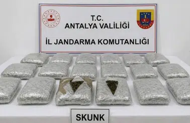 Döşemealtı'nda TIR'dan 30 Kilogram Uyuşturucu Çıktı