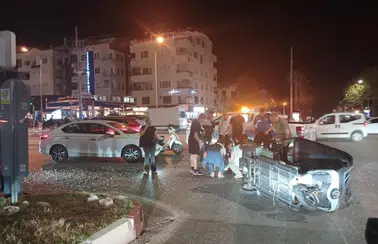 Konyaaltı'nda Kırmızı Işık İhlali Kazayla Sonuçlandı! 3 Kişi Yaralandı
