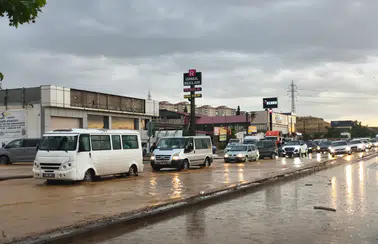 Denizli’de Altyapı Çöktü, Sağanak Yağış Hayatı Felç Etti