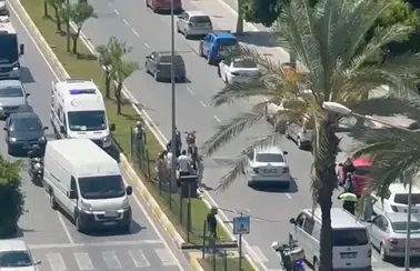 Manavgat’ta Park Manevrası Kazayla Bitti! Motosiklet Sürücüsü Yaralandı