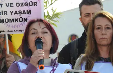 Eğitim Sen Antalya: Kadını Değil Şiddeti Koruyan Politikalar Çöküyor