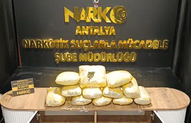 Antalya'da Kargo İçerisine Gizlenen Uyuşturucu Yakalandı