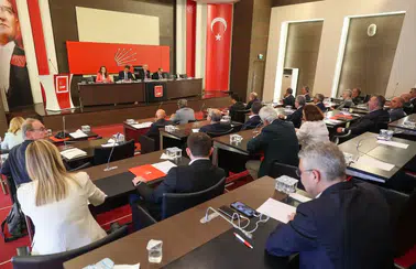 Özgür Özel Kanadı İstifa Etmişti! CHP Parti Meclisi 27 Üye ile Toplandı
