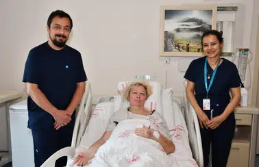 Alanya'da Solunum Sıkıntısıyla Hastaneye Gitti! Karnından 12 Kiloluk Tümör Çıkarıldı