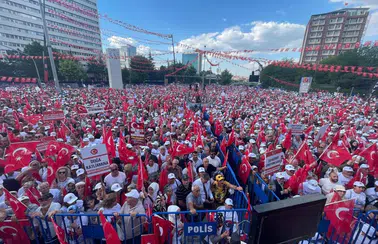 İYİ Parti’den Ankara’da Gövde Gösterisi! Dervişoğlu’ndan ‘Bayrak Mitingi’nde Sert Mesajlar