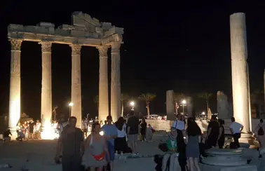 Tarihin Denizle Buluştuğu Nokta: Side Antik Kenti Büyülüyor