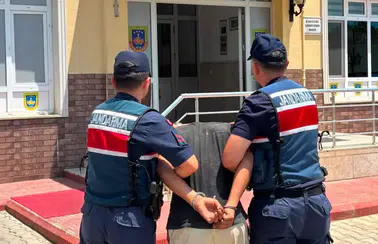 Alanya'da Jandarma Kimliğiyle Yiyip İçip Kaçtı